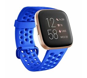 Strap-it® Fitbit Versa 2 siliconen bandje met gaatjes (blauw)