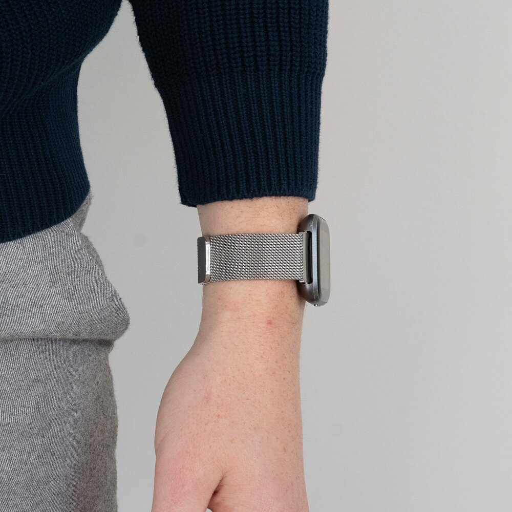 Bandz Bandz Fitbit Versa 2 Milanese loop band (zilver)