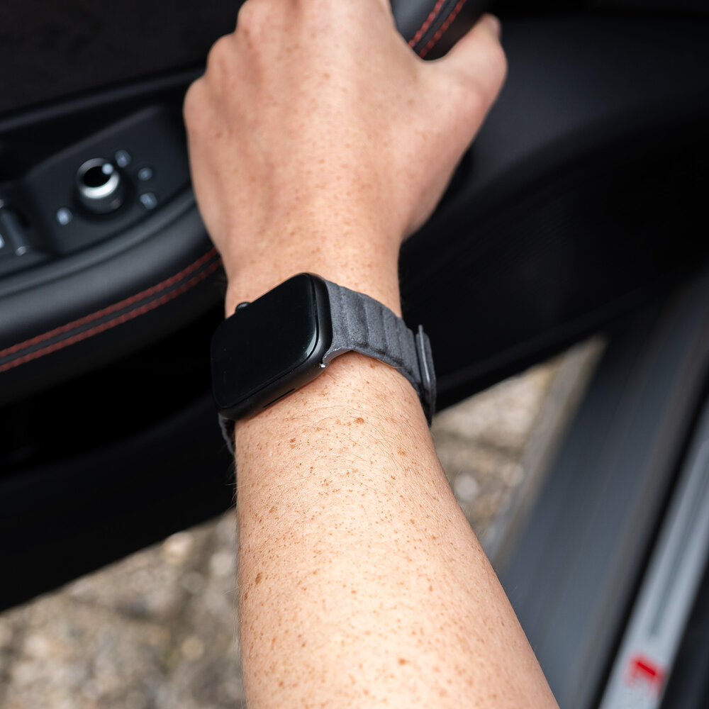 Strap-it® Strap-it Apple Watch Alcantara bandje (zwart)