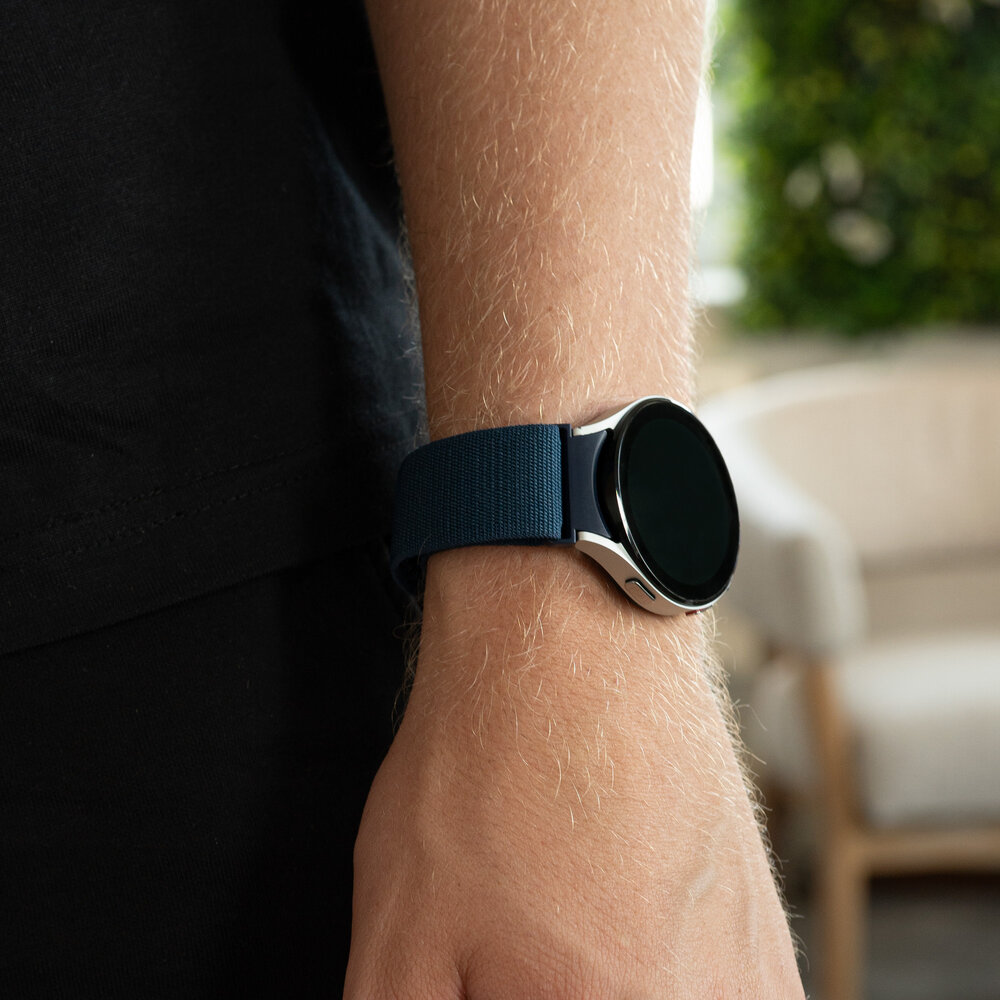 Strap-it® Strap-it Samsung Galaxy Watch 4 Classic 42mm Alpine bandje (blauw) Strap-it® Strap-it Samsung Galaxy Watch 4 Classic 42mm Alpine bandje (blauw)