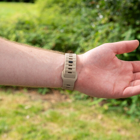 Strap-it® Strap-it Amazfit GTS 4 outdoor siliconen bandje (beige-bruin)