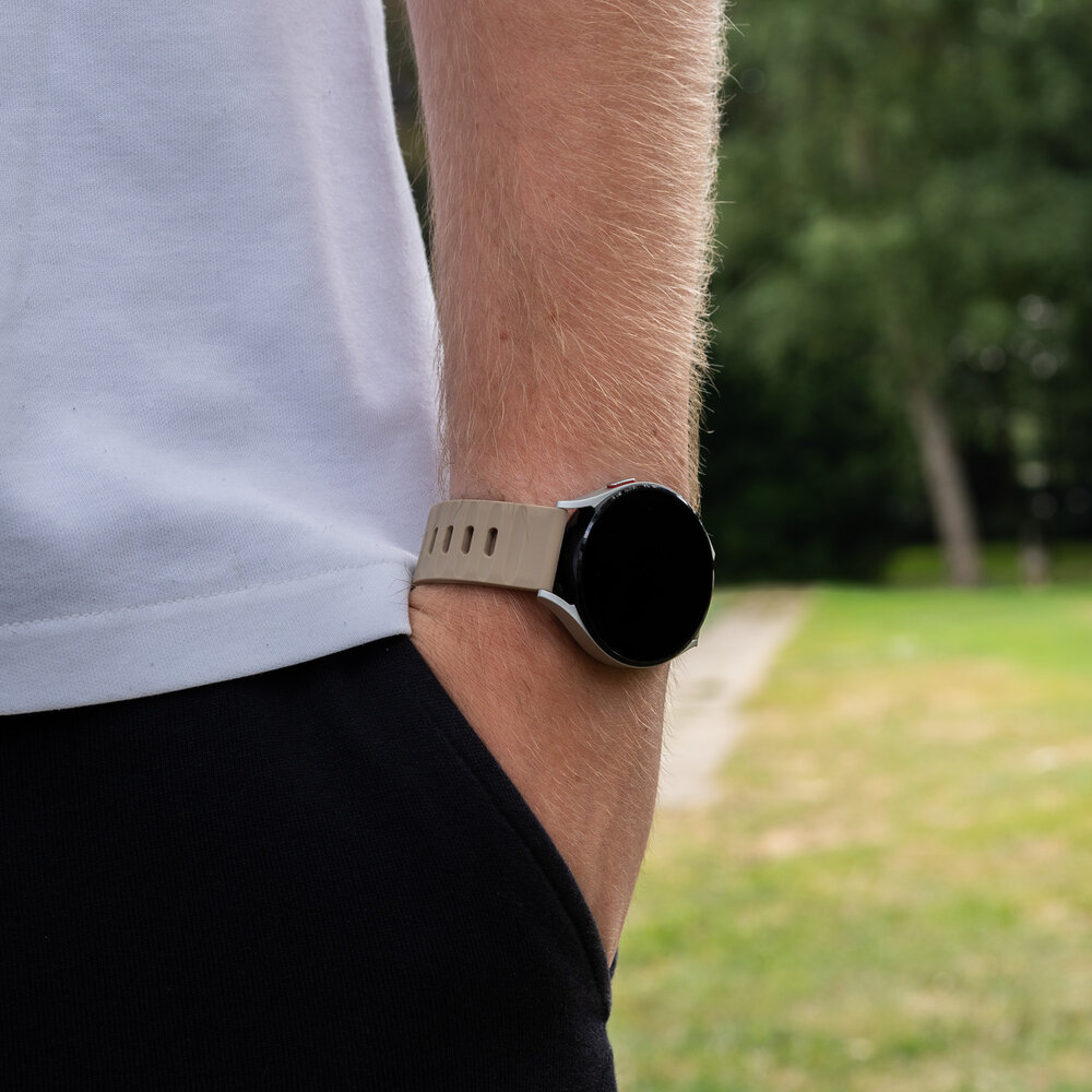 Strap-it® Strap-it Samsung Galaxy Watch Active outdoor siliconen bandje (beige-bruin)