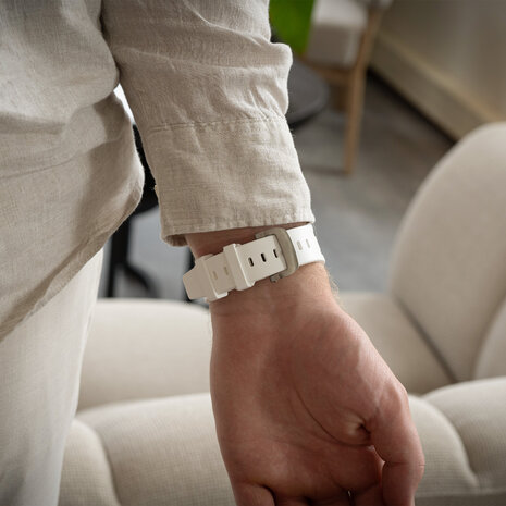 Bandz Bandz Apple Watch siliconen band 'Luxe Liquid' (wit met zilver)