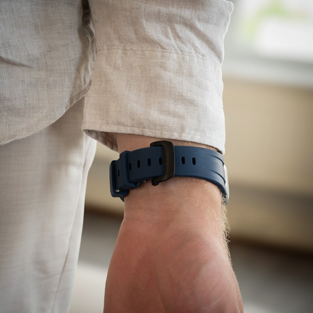 Bandz Bandz Apple Watch siliconen band 'Luxe Liquid' (blauw met zwart)