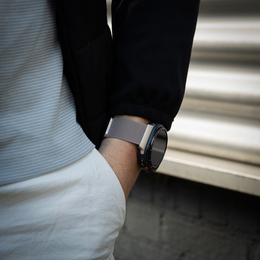 Strap-it® Strap-it Samsung Galaxy Watch Ultra Milanese band (sterrenlicht)