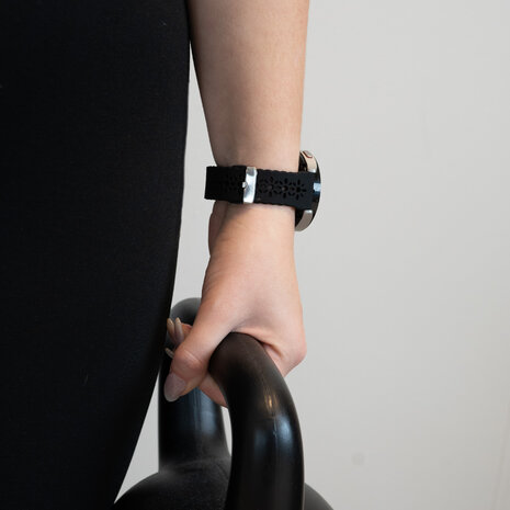 Bandz Bandz Coros Pace 2 siliconen band met bloemenpatroon (zwart)