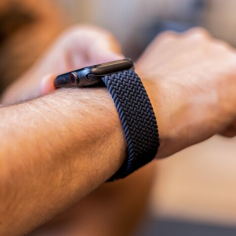 Strap-it® Strap-it Apple Watch gevlochten bandje (charcoal) Strap-it® Strap-it Apple Watch gevlochten bandje (charcoal)