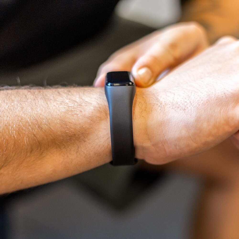 Strap-it® Strap-it Samsung Galaxy Fit 2 siliconen bandje (zwart)