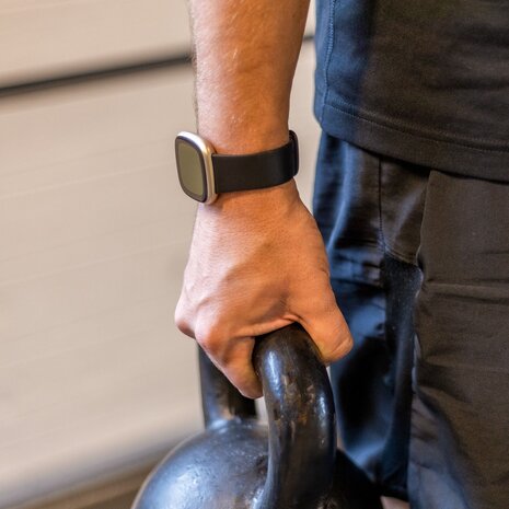 Strap-it® Strap-it Fitbit Sense 2 siliconen classic bandje (zwart)