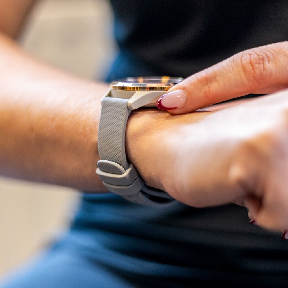 Strap-it® Strap-it Fossil Gen 5e - 42mm siliconen bandje (grijs)