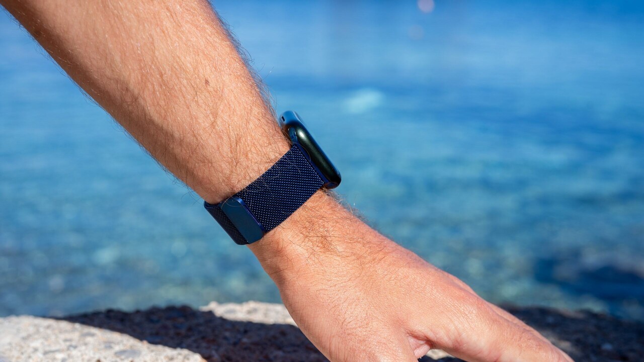 Strap-it® Strap-it Apple Watch Milanese  band (blauw)