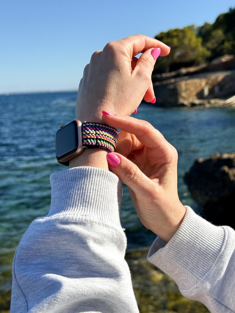 Strap-it® Strap-it Apple Watch elastisch bandje (colourful stripes) Strap-it® Strap-it Apple Watch elastisch bandje (colourful stripes)