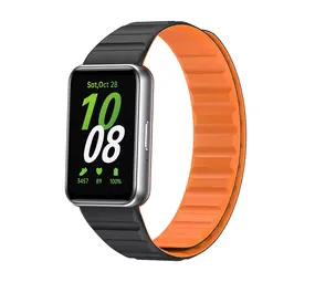 Strap-it® Samsung Galaxy Fit 3 magnetisch siliconen bandje (zwart/oranje)
