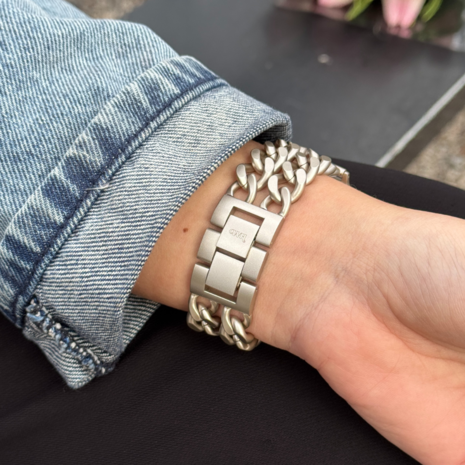 xoxo Wildhearts xoxo Wildhearts Apple Watch stalen bandje - Chain strap (starlight) - 38/40/41/42mm