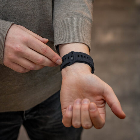 Bandz Bandz Samsung Galaxy Watch Ultra siliconen band 'Hexagons' (zwart)