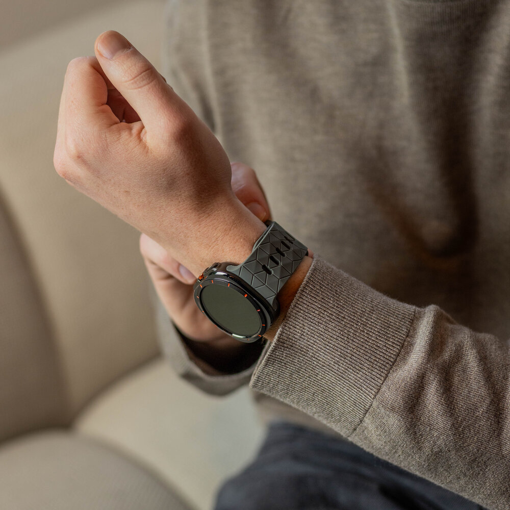 Bandz Bandz Samsung Galaxy Watch Ultra siliconen band 'Hexagons' (donkergrijs)