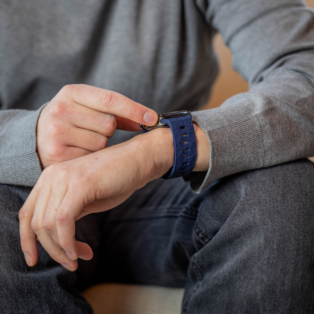 Bandz Bandz Samsung Galaxy Watch Ultra siliconen band 'Hexagons' (donkerblauw)