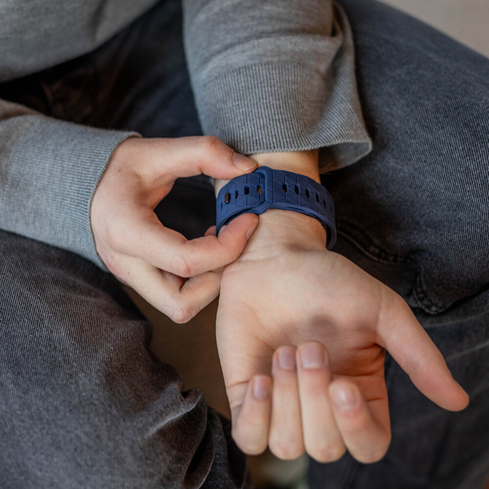 Bandz Bandz Samsung Galaxy Watch Ultra siliconen band 'Hexagons' (donkerblauw)