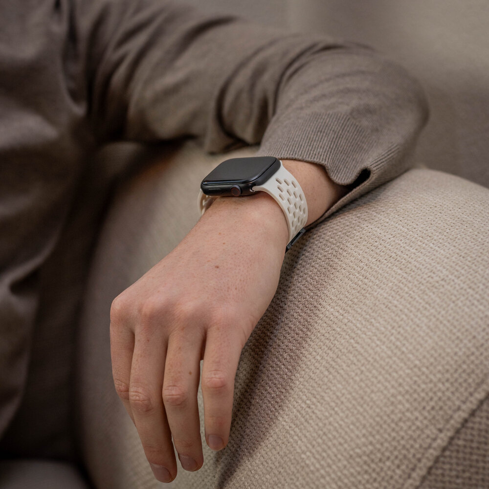 Strap-it® Strap-it Apple Watch siliconen air bandje met P-Buckle (wit)