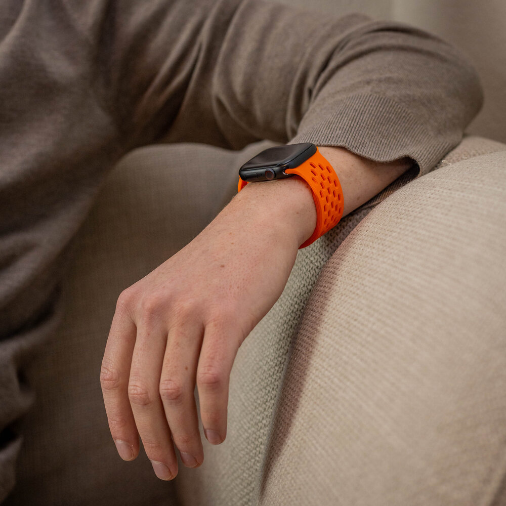 Strap-it® Strap-it Apple Watch siliconen air bandje met P-Buckle (oranje)