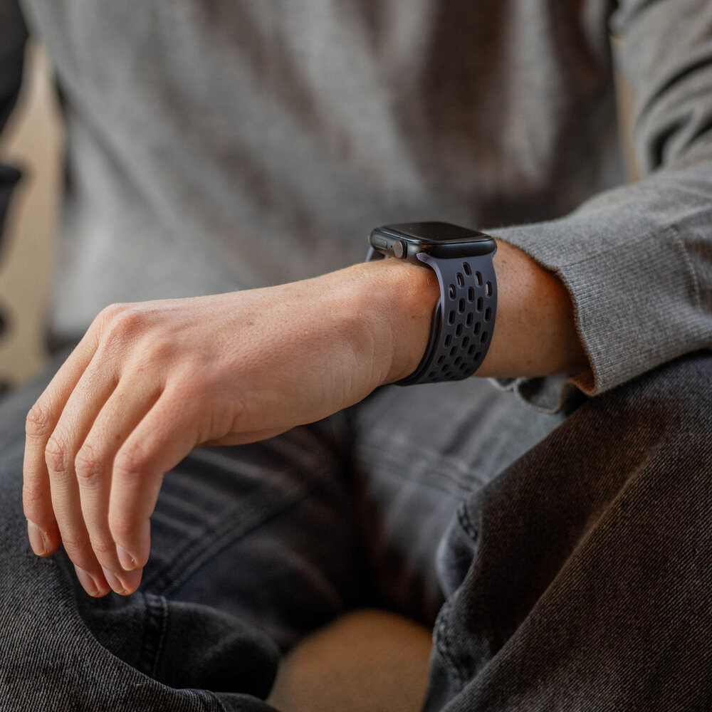 Strap-it® Strap-it Apple Watch siliconen air bandje met P-Buckle (grijsblauw)