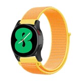 Strap-it® Samsung Galaxy Watch 4 - 44mm nylon band (lichtgeel)