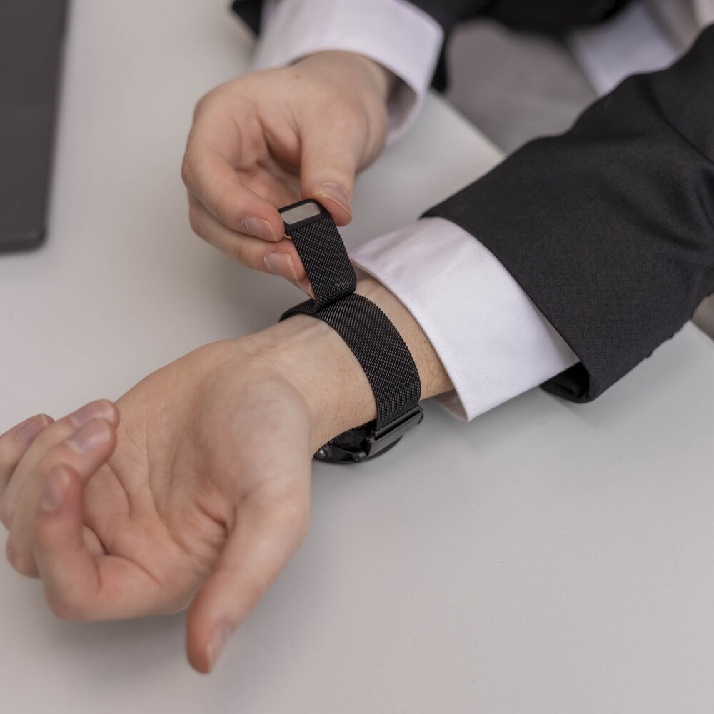 Strap-it® Strap-it Garmin Fenix 8 - 47mm Milanese band (zwart)