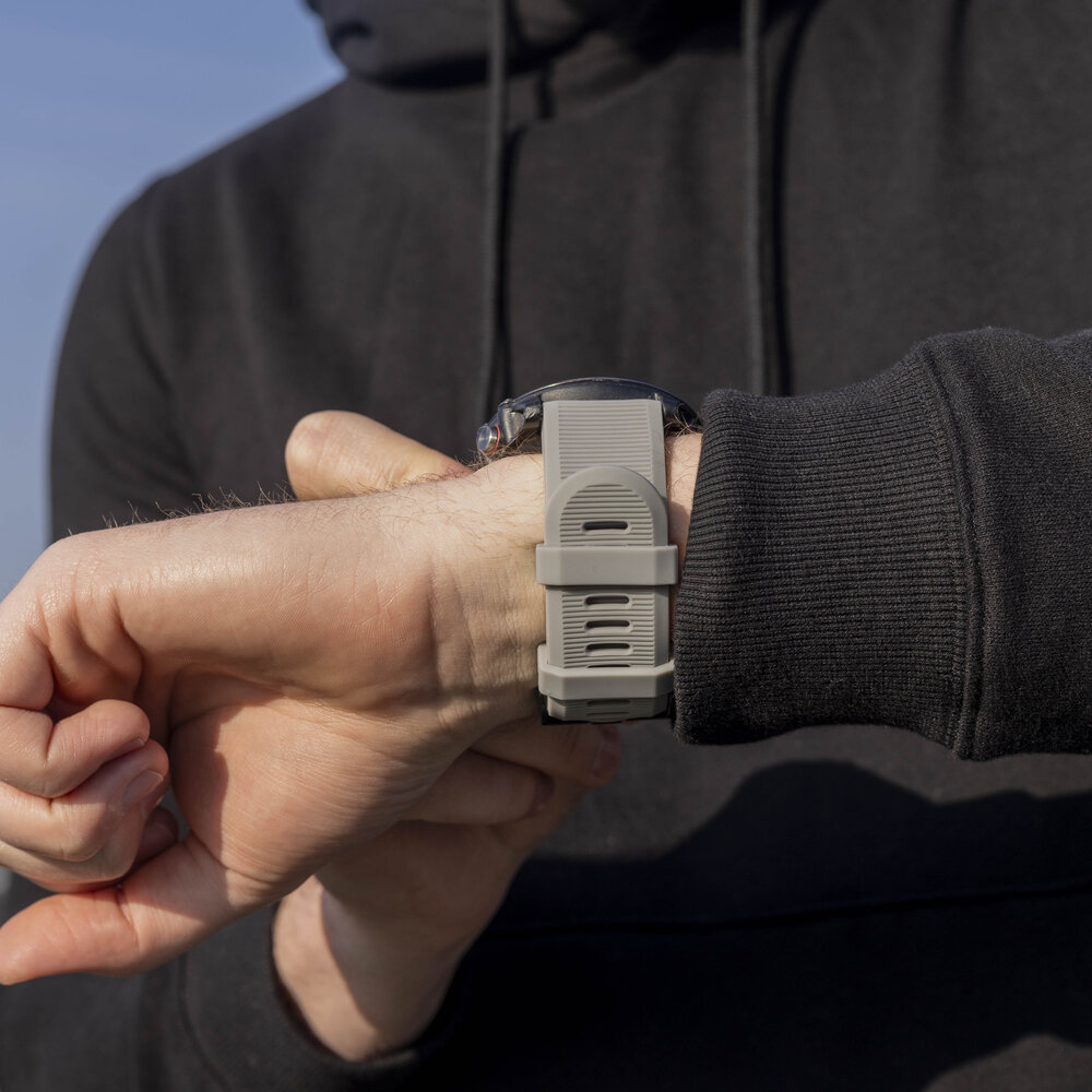 Strap-it® Strap-it Garmin Tactix 8 - 51mm siliconen bandje (grijs)