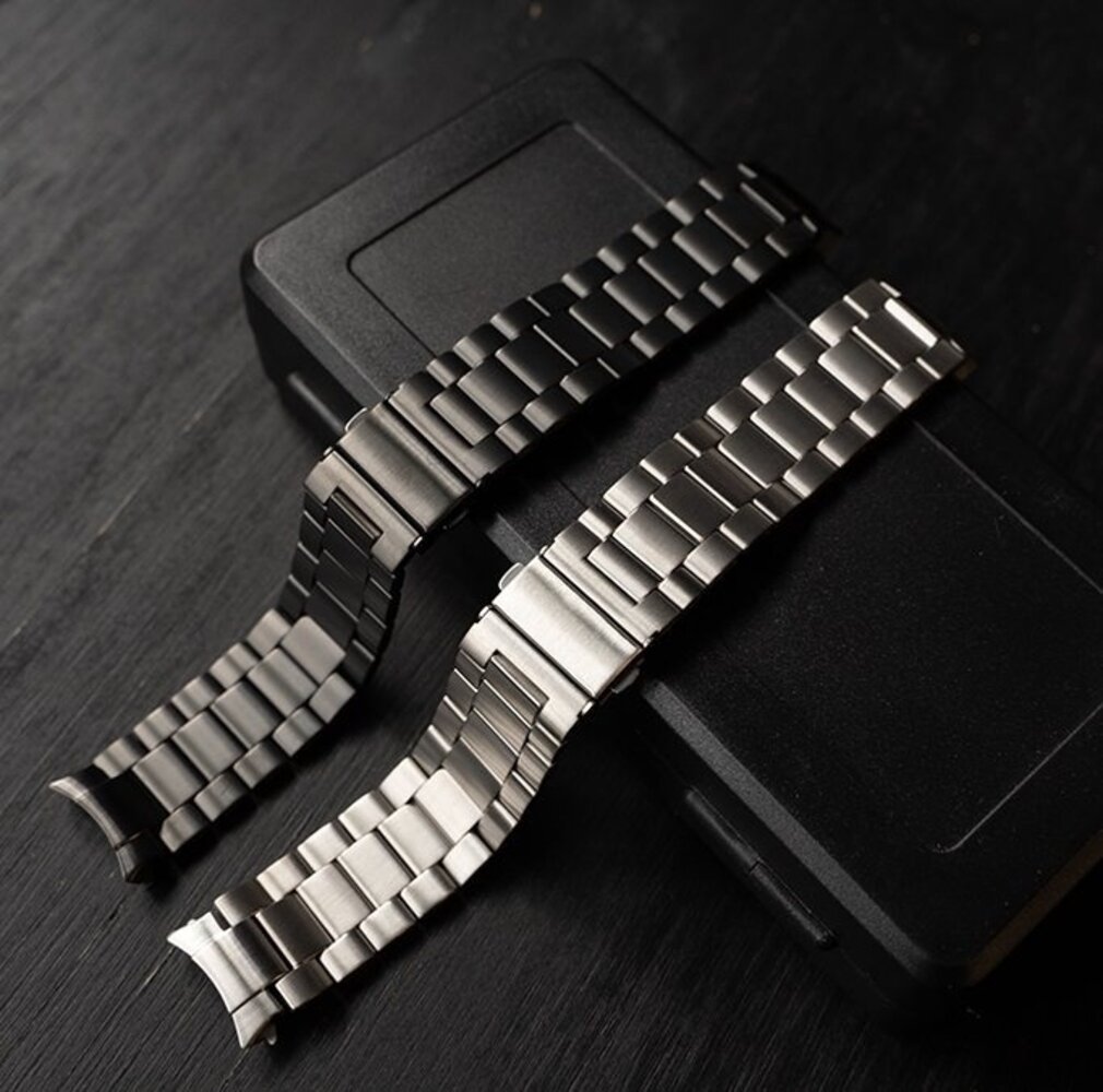 Strap-it® Strap-it Samsung Galaxy Watch 5 Pro titanium bandje (grafiet)