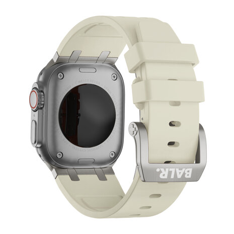 BALR. BALR Apple Watch Ultra liquid siliconen band (beige/titanium)