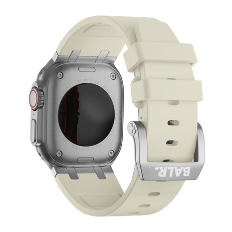 BALR. BALR Apple Watch Ultra liquid siliconen band (beige/zilver)