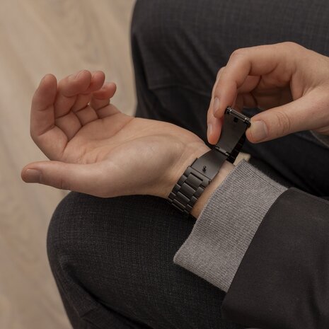 Strap-it® Strap-it Samsung Galaxy Watch 4 Classic 42mm stalen band (zwart)