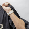 BALR. BALR Apple Watch Ultra liquid siliconen band (beige/zwart) BALR. BALR Apple Watch Ultra liquid siliconen band (beige/zwart)