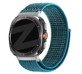 Bandz Bandz Samsung Galaxy Watch Ultra 2025 nylon loop band (blauwgroen)
