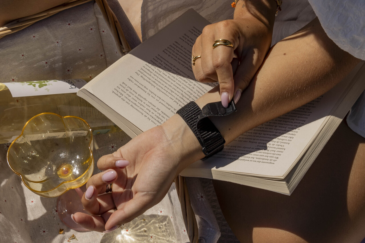 xoxo Wildhearts xoxo Wildhearts Apple Watch nylon bandje (zwart)