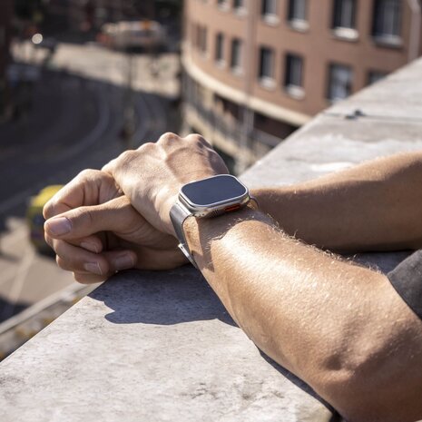 BALR. BALR Apple Watch Milanese band (zilver) BALR. BALR Apple Watch Milanese band (zilver)