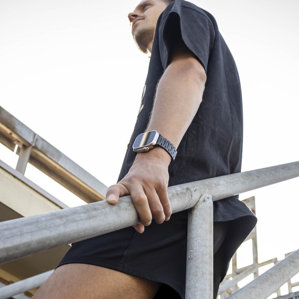 BALR. BALR Apple Watch stalen band (zwart)