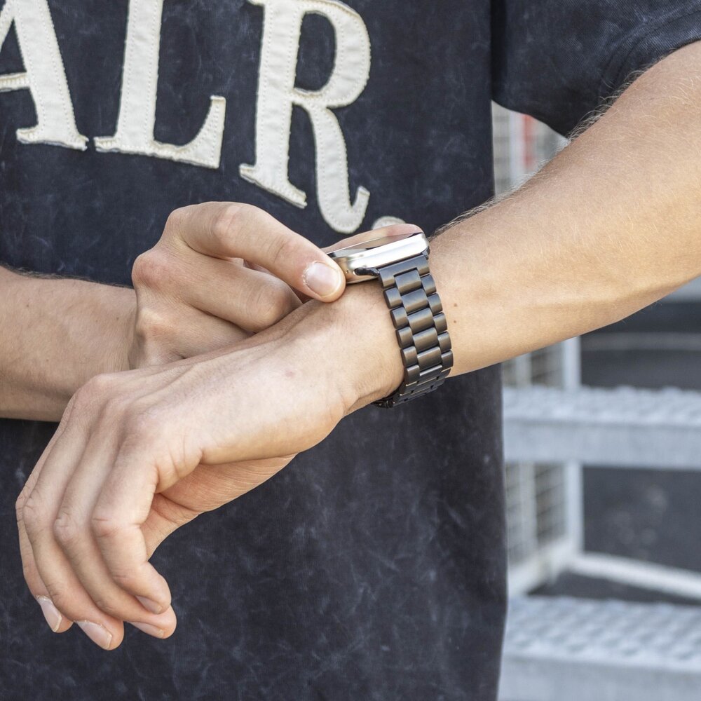 BALR. BALR Apple Watch stalen band (zwart)