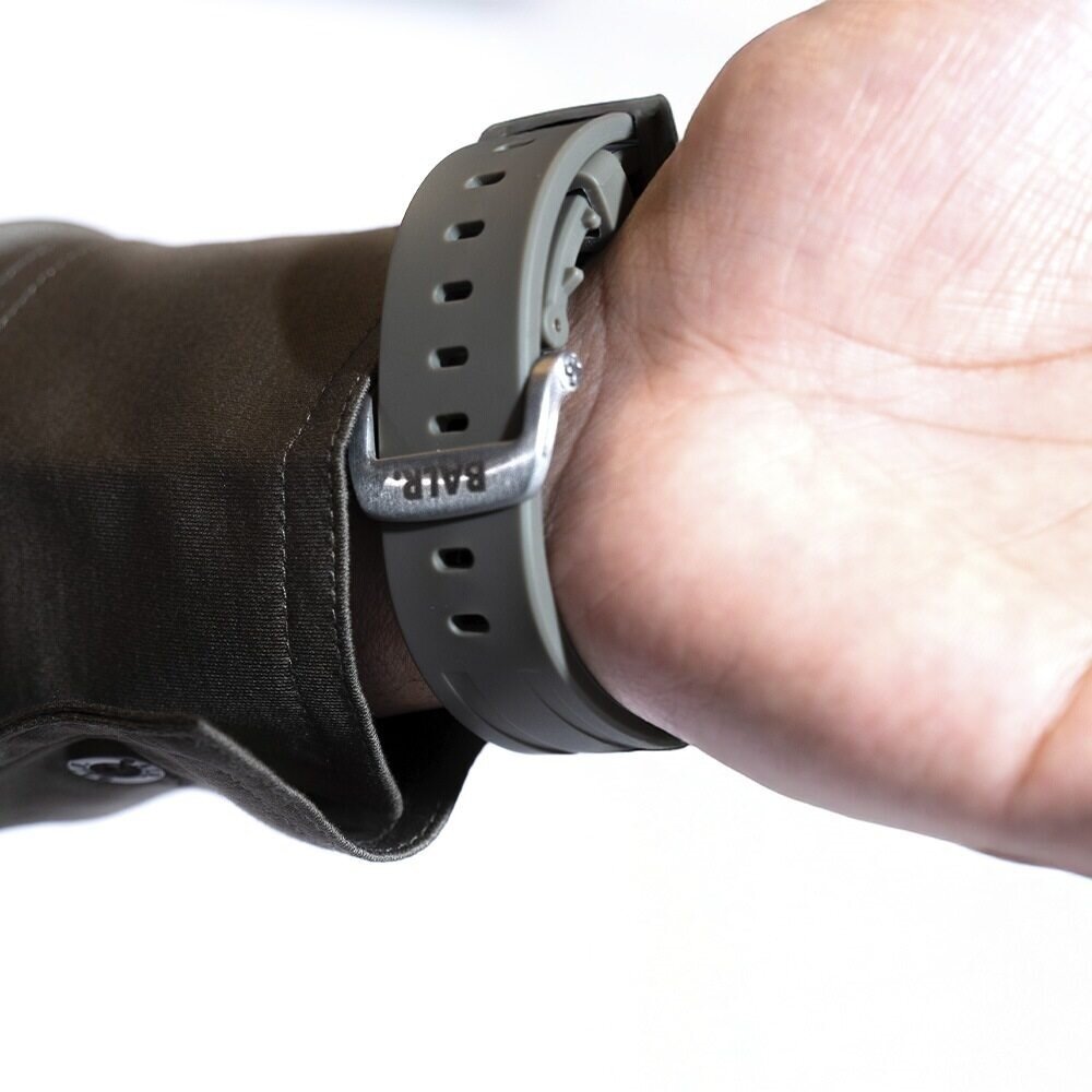 BALR. BALR Apple Watch Ultra liquid siliconen band (bruin/zwart)