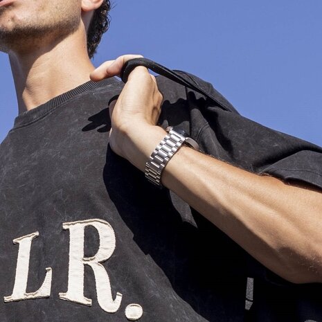 BALR. BALR Samsung Galaxy Watch 5 44mm stalen band (zilver) BALR. BALR Samsung Galaxy Watch 5 44mm stalen band (zilver)