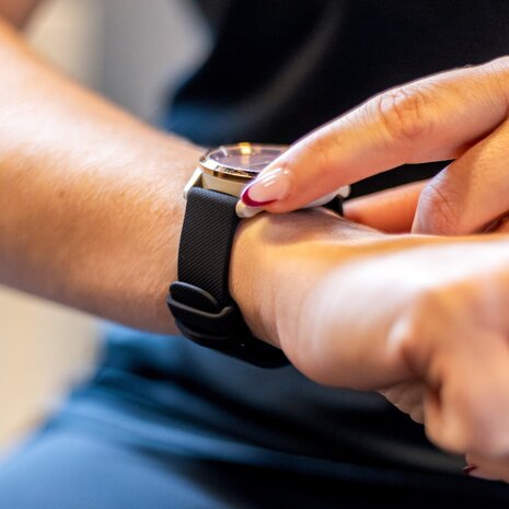 Strap-it® Strap-it OnePlus Watch 3 - 43mm siliconen bandje (zwart)