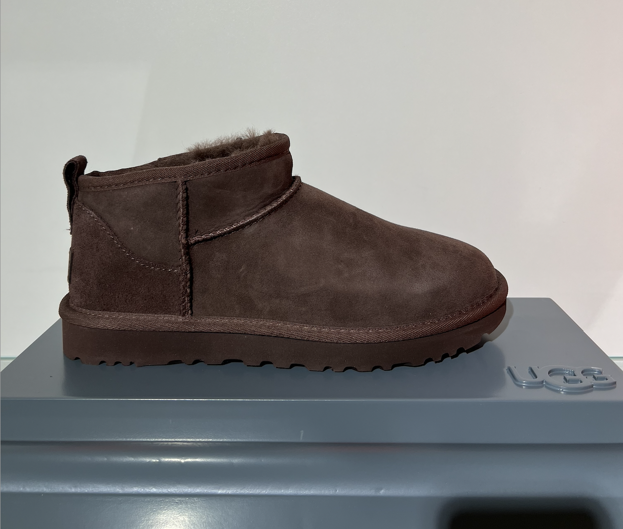 UGG Dames Classic Ultra Mini Burnt Cedar - John's Sport Shop