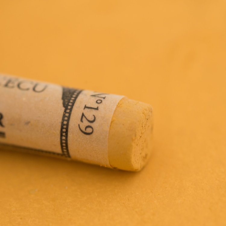 Sennelier 129 golden ochre - softpastel