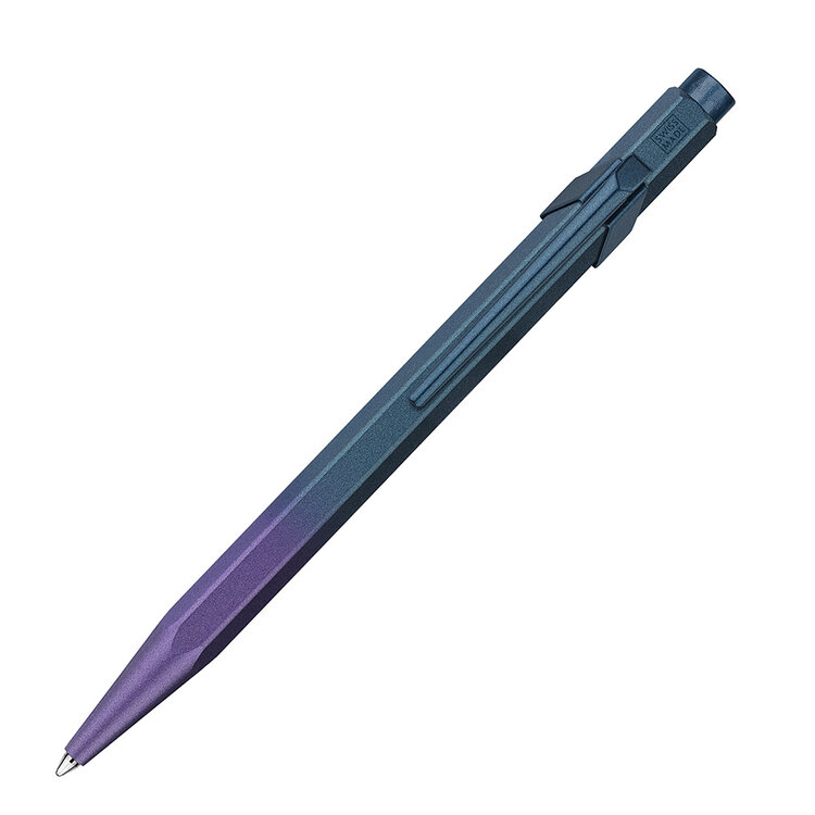 Caran d'Ache (schrijfwaren) balpen (849) Limited Edition in blik Purple Ocean