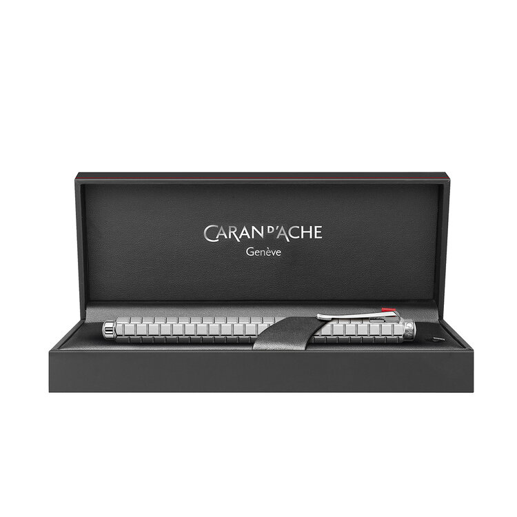 Caran d'Ache (schrijfwaren) Ecridor vulpen Avenue medium penpunt