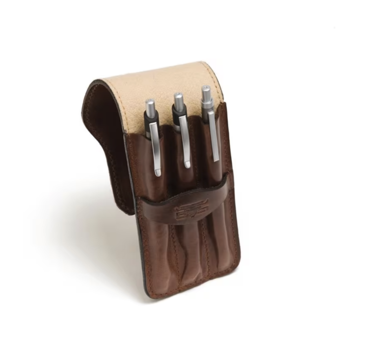 Juscha Mika pennen etui van zadelleer