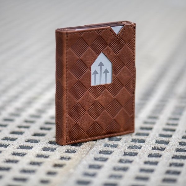 Exentri Wallet hazelnut chess