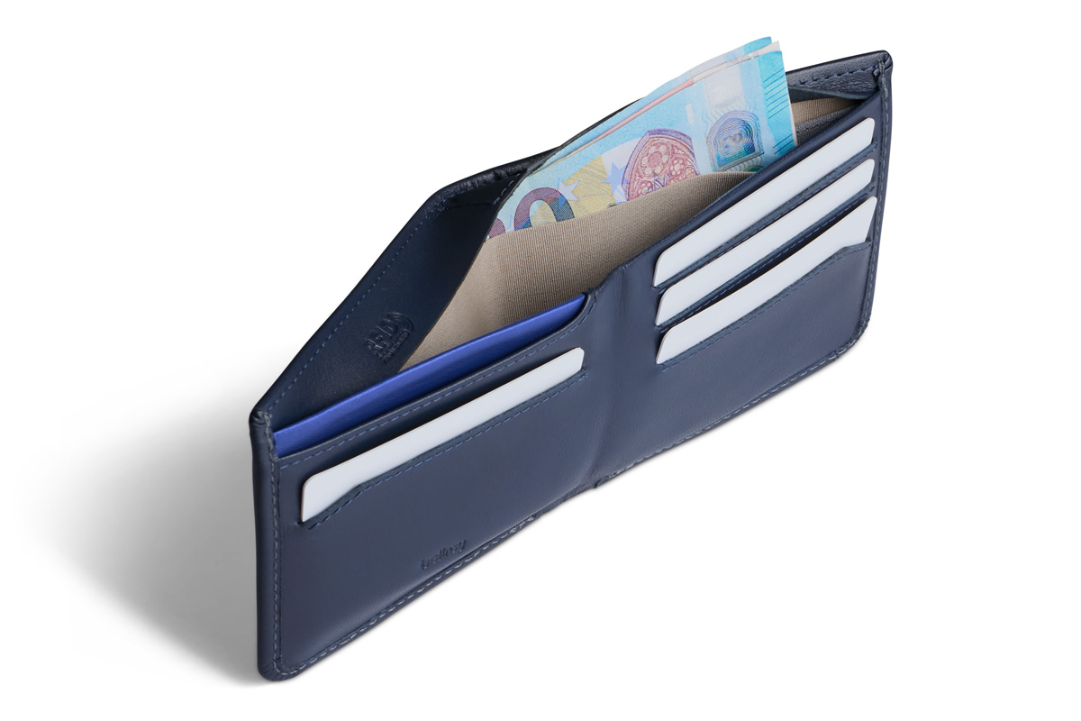 Bellroy Hide & Seek navy