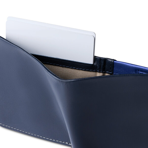 Bellroy Hide & Seek navy