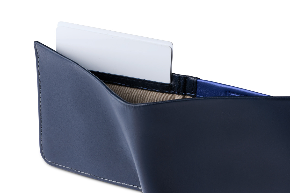 Bellroy Hide & Seek navy